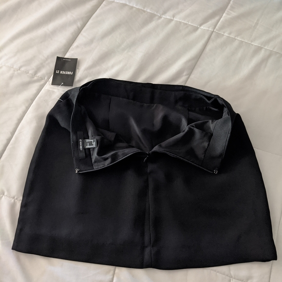 Forever 21 Black 90s style skirt - Picture 4 of 8